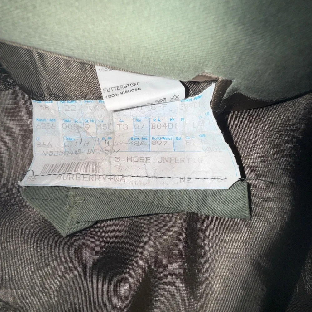 Burberry. Men’s 100% Cotton, 3 Button, Olive Green Blazer. 46